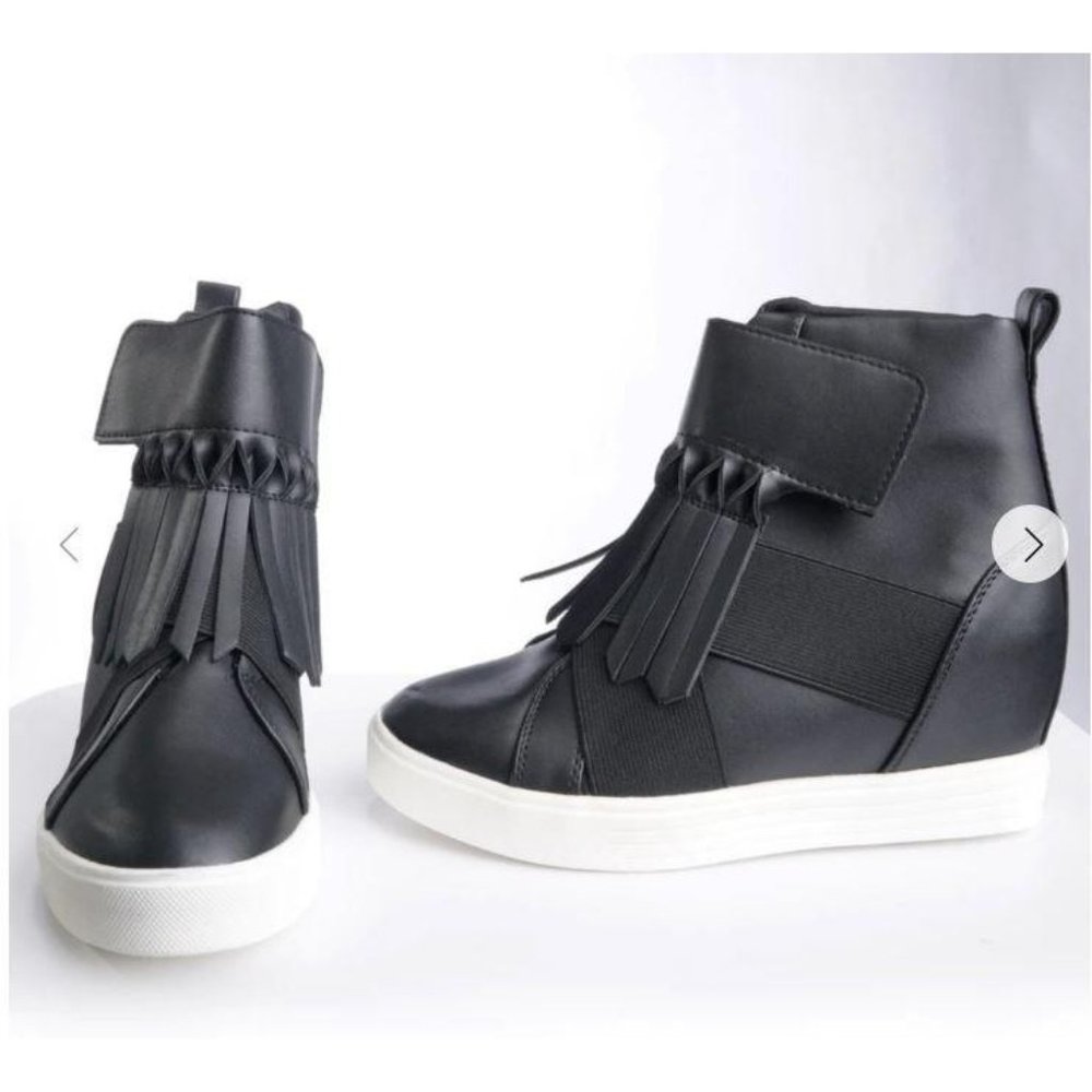 NWB VICES Velcro Ankle Strap Sneakers Black 6.5
